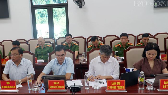 Các đại biểu tại hội nghị.
