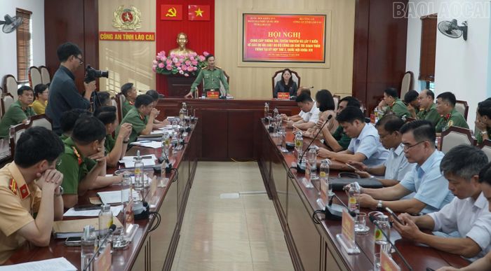 Đại tá Trịnh Khắc Cường - Ủy viên Ban Thường vụ Tỉnh ủy, Bí thư Đảng ủy, Giám đốc Công an tỉnh phát biểu bế mạc hội nghị.