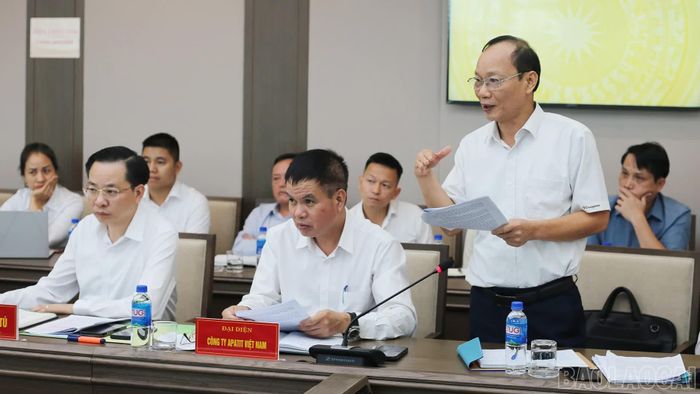 Các đại biểu phát biểu tại buổi làm việc.
