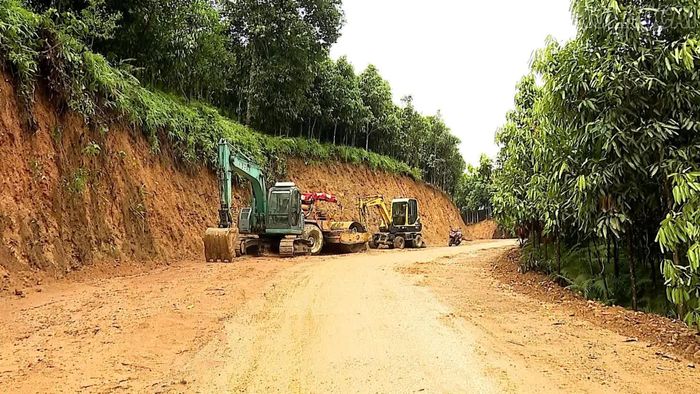 Những tuyến đường ở Xuân Ái được mở rộng nhờ sự đồng thuận, đóng góp của người dân.