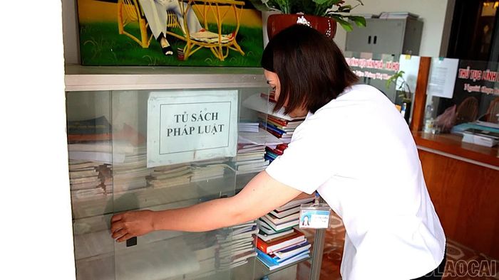 Tủ sách pháp luật bị lãng quên ở nhiều địa phương.