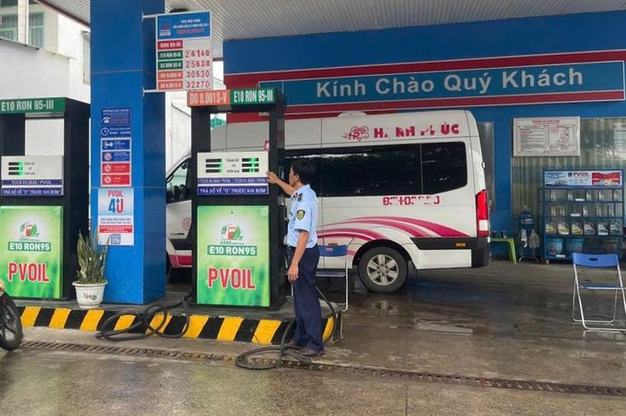 Xăng dầu là một trong những mặt hàng thiết yếu được kiểm tra thường xuyên