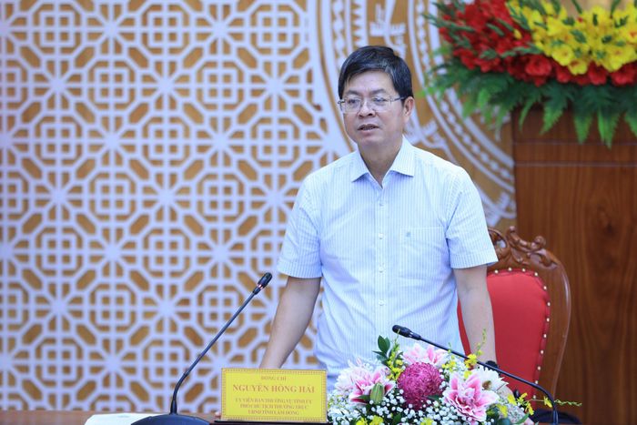 Phó Chủ tịch Thường trực UBND tỉnh Lâm Đồng Nguyễn Hồng Hải phát biểu kết luận cuộc họp