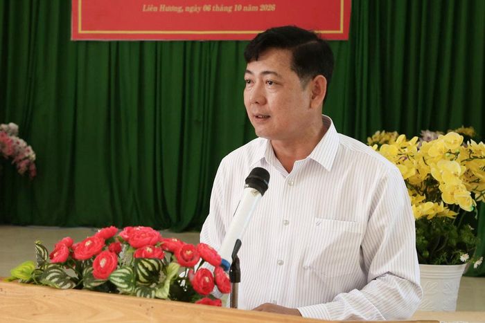 Đại biểu Tiêu Hồng Phúc, Ủy viên Ban Thường vụ Tỉnh ủy, Phó Chủ tịch HĐND tỉnh Lâm Đồng trả lời các kiến nghị của cử tri