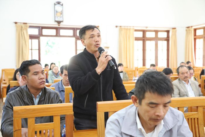 Cử tri Nguyễn Thanh Vũ, tổ dân phố Thánh Mẫu mong muốn được đầu tư hệ thống đường giao thông, đèn chiếu sáng trên địa bàn