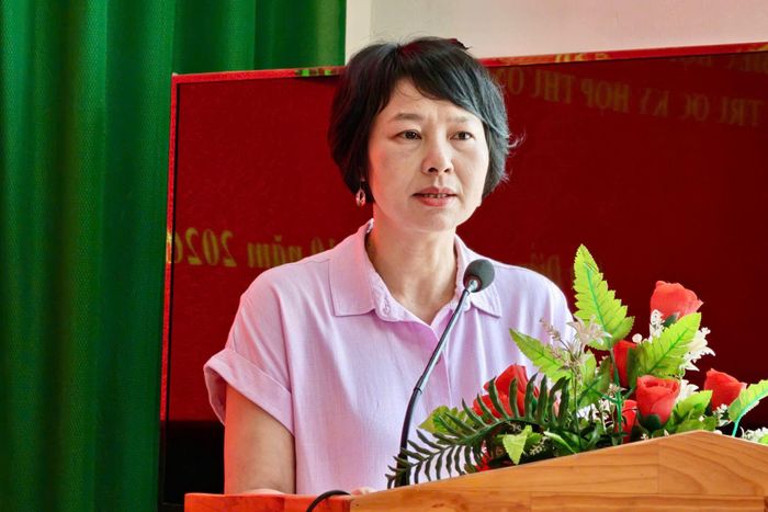 Đồng chí Phạm Thị Phúc, Phó Bí thư Tỉnh ủy, Chủ tịch Ủy ban MTTQ Việt Nam tỉnh Lâm Đồng phát biểu tại hội nghị