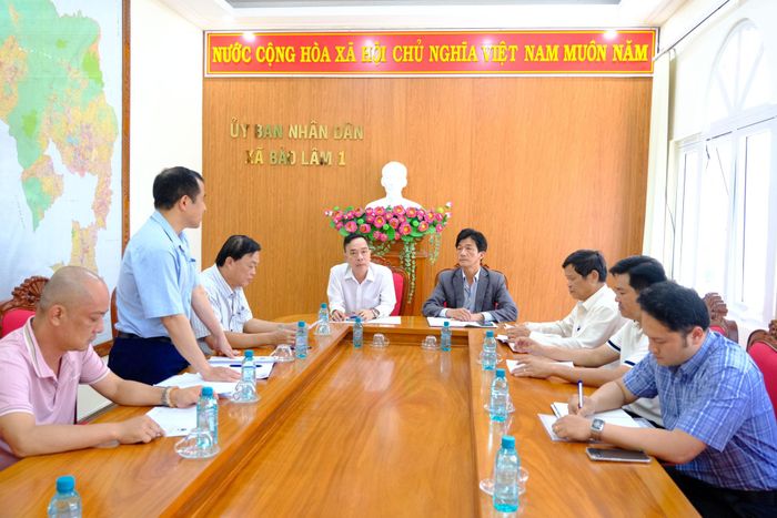 Quang cảnh buổi làm việc