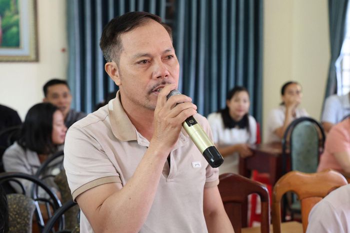 Cử tri xã Đắk Song kiến nghị một số nội dung liên quan đến đất đai và cơ sở hạ tầng