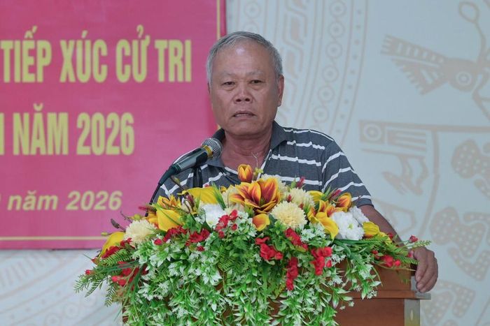 Cử tri kiến nghị tại buổi tiếp xúc