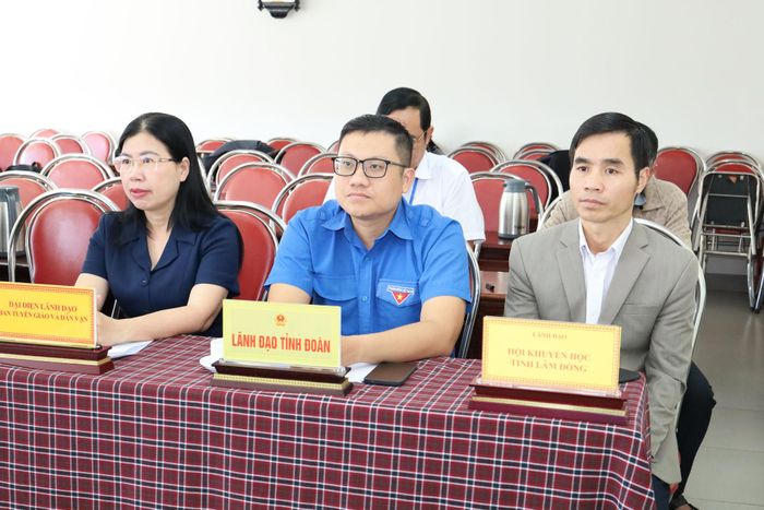 Lãnh đạo Ban Tuyên giáo Tỉnh ủy, Tỉnh Đoàn, Hội Khuyến học tỉnh dự lễ phát động
