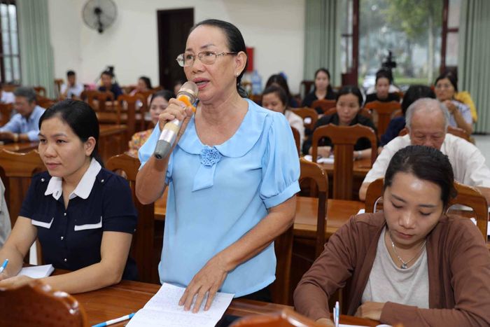 Cử tri Đỗ Thị Mai phản ánh tuyến ĐT721 thi công chậm, gây khó khăn trong việc đi lại, mất an toàn giao thông và ngập cục bộ khi có mưa