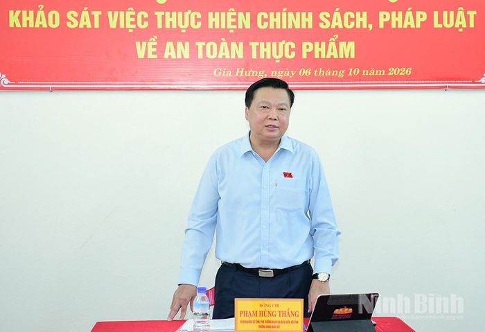 Đồng chí Phạm Hùng Thắng, Tỉnh ủy viên, Phó Trưởng Đoàn ĐBQH tỉnh, Trưởng đoàn khảo sát phát biểu kết luận buổi khảo sát.