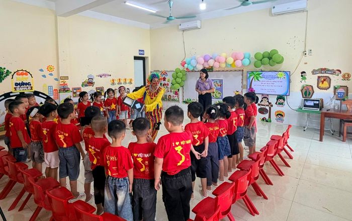 Các tiết học vui nhộn được Trường Mầm non Đồng Phong (xã Nho Quan) chú trọng tổ chức, tạo sự hấp dẫn với trẻ mầm non.