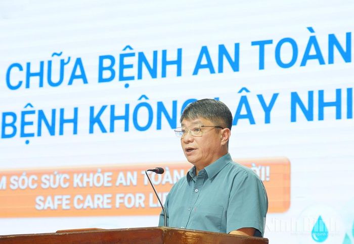 Lãnh đạo Sở Y tế phát biểu tại Hội thảo.