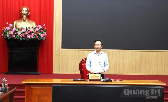 Đồng chí Hoàng Xuân Tân, Phó Chủ tịch UBND tỉnh phát biểu chỉ đạo tại cuộc họp - Ảnh: L.T