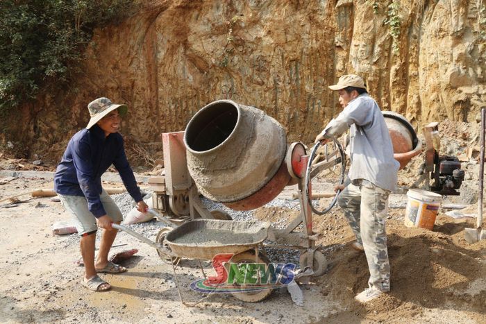 Sửa chữa, nâng cấp tuyến đường xã Bó Sinh.
