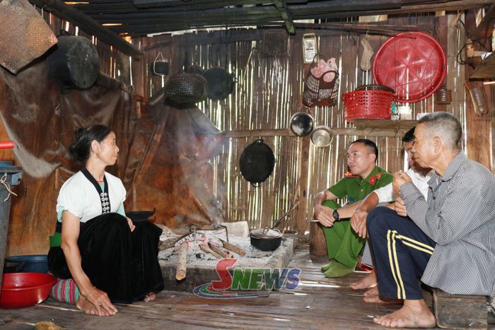 Mô hình "Công an xã gần dân, sát dân, vì nhân dân phục vụ" của Chi bộ Công an xã.