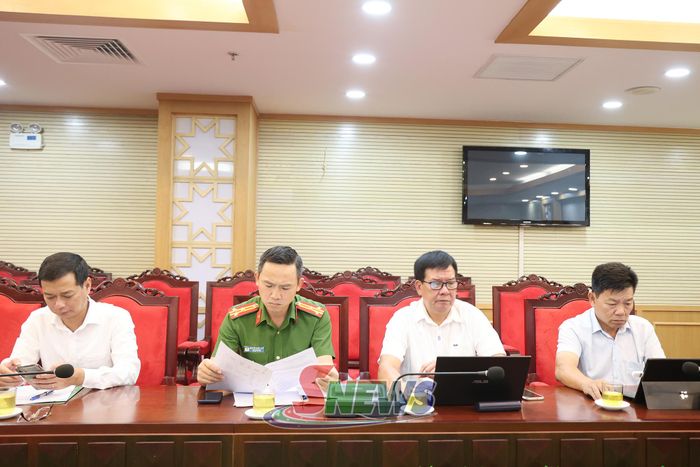 Các đại biểu tham dự cuộc họp.