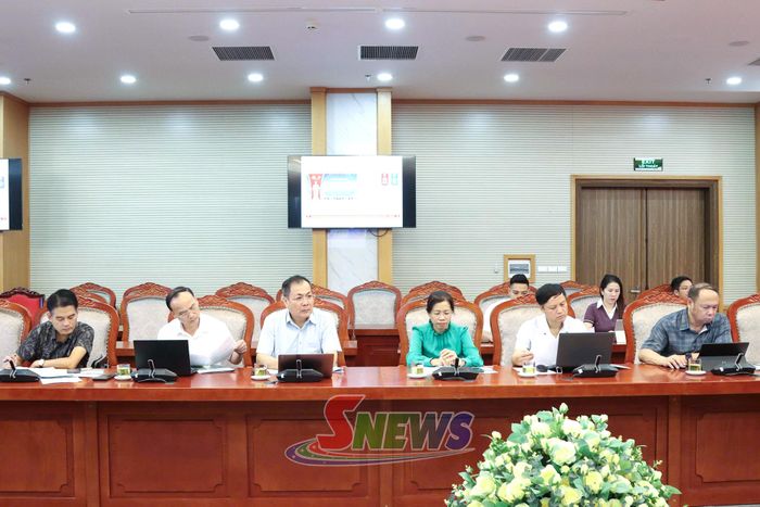 Các đại biểu dự cuộc họp. 