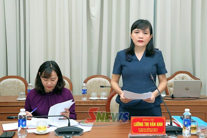 Đồng chí Trưởng ban Nội chính Tỉnh ủy phát biểu tại hội nghị.