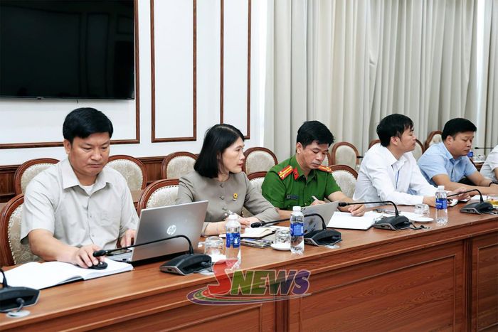 Các đại biểu dự hội nghị.