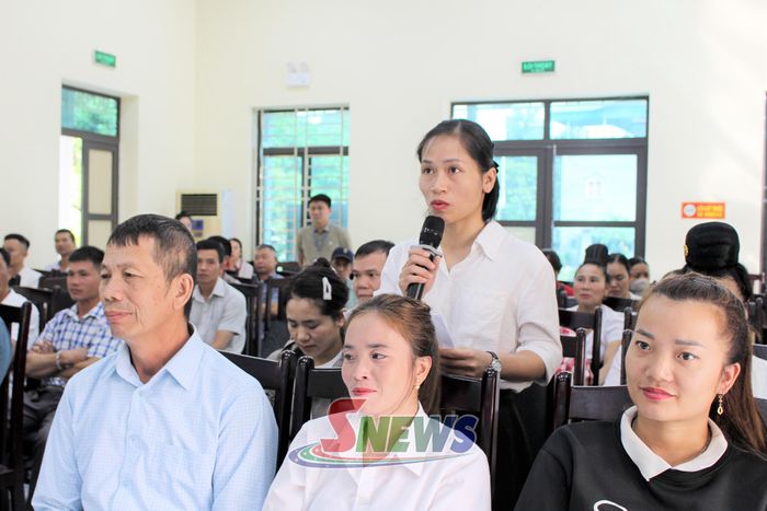 Đại diện HTX, hộ kinh doanh phát biểu.