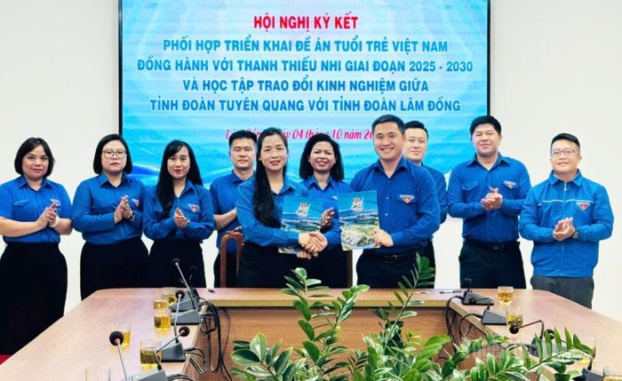 Tỉnh đoàn Tuyên Quang và Tỉnh đoàn Lâm Đồng ký kết chương trình phối hợp triển khai Đề án “Tuổi trẻ Việt Nam đồng hành với thanh thiếu nhi giai đoạn 2025–2030”.