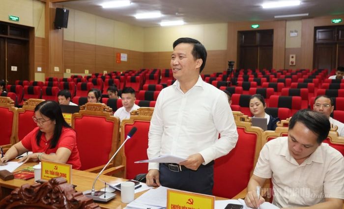 Lãnh đạo Văn phòng Tỉnh ủy phát biểu tại buổi làm việc.
