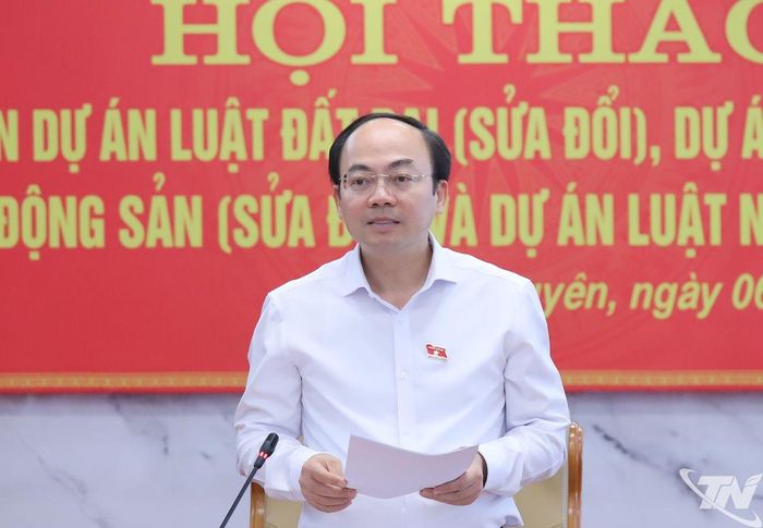 Đồng chí Nguyễn Đăng Bình kết luận tại Hội thảo.