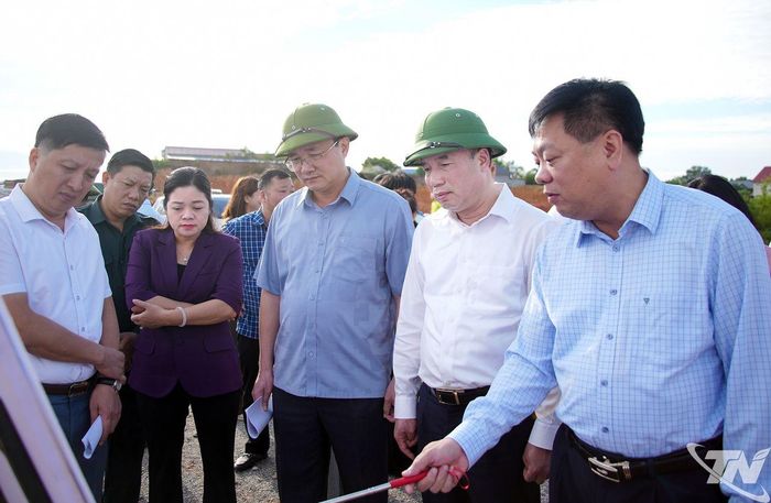 Đoàn công tác kiểm tra Dự án đầu tư xây dựng Khu công nghiệp Yên Bình 2.