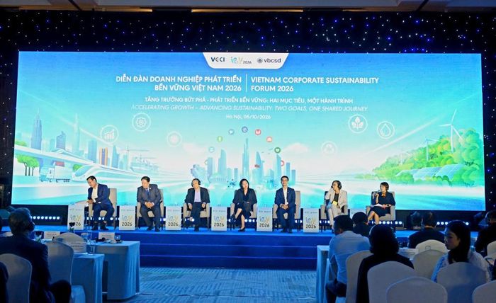 Thảo luận cấp cao “Chính sách kết nối - Doanh nghiệp đồng hành: Hướng tới nền kinh tế tự cường, bền vững”