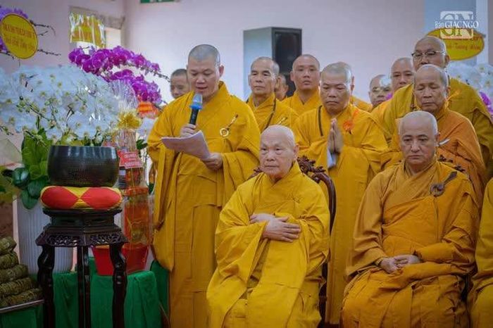 Chư tôn giáo phẩm hiện diện tưởng niệm