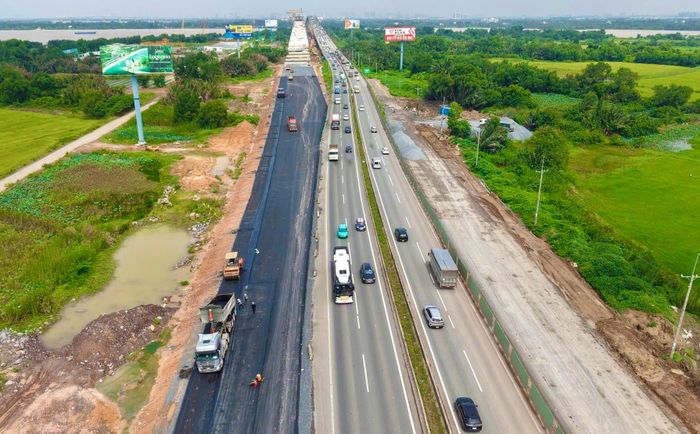 Sau khi hoàn thành các hạng mục mở rộng, nhà thầu cũng sẽ nâng cấp lại phần đường hiện hữu của tuyến cao tốc.