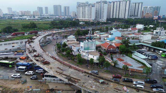 Hạ tầng giao thông là một trong những lĩnh vực cần nguồn vốn lớn để đầu tư, phát triển tại TP.HCM.