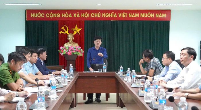 Phó chủ tịch UBND tỉnh Quảng Trị Lê Văn Bảo làm việc với các đơn vị liên quan về tiến độ dự án kết nối Trung tâm Quảng Trạch (cũ) với quốc lộ 12A.