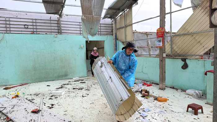 Đây là hai trường hợp cuối cùng có đất, nhà cửa và vật kiến trúc cần giải tỏa để bàn giao mặt bằng cho đơn vị thi công.