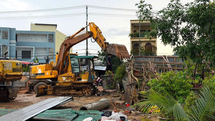 Sau thời gian kiên trì vận động, thuyết phục của UBND phường Nghĩa Lộ và chủ đầu tư, hai hộ dân đã thống nhất phương án, nhận tiền bồi thường và đồng thuận bàn giao mặt bằng vào sáng 6/10.