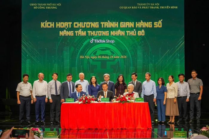 Đại diện các đơn vị ký biên bản ghi nhớ hợp tác triển khai chương trình. Ảnh: BTC