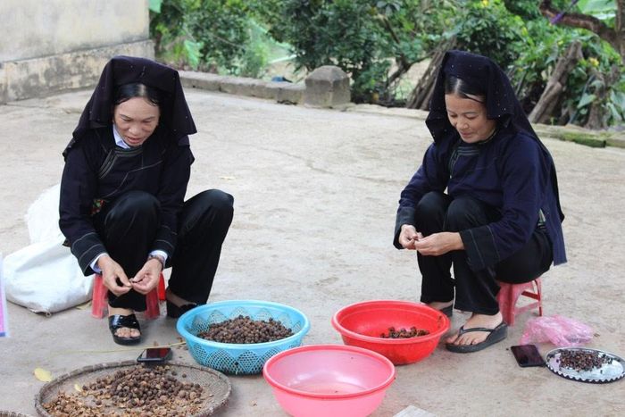 Trang phục truyền thống của phụ nữ dân tộc Nùng