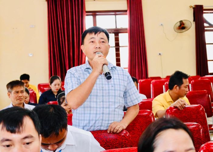 Cử tri xã Tam Hợp phát biểu. Ảnh: SYTNA