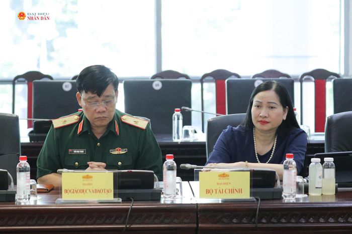 Các đại biểu dự phiên họp