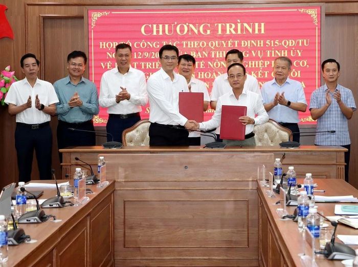 Ký kết Biên bản hợp tác đồng hành xây dựng, phát triển kinh tế nông nghiệp hữu cơ, tuần hoàn chuỗi giá trị trên địa bàn xã Bình Thuận
