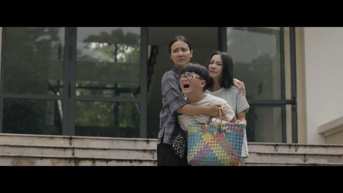Một cảnh trong phim Căn nhà không mái che