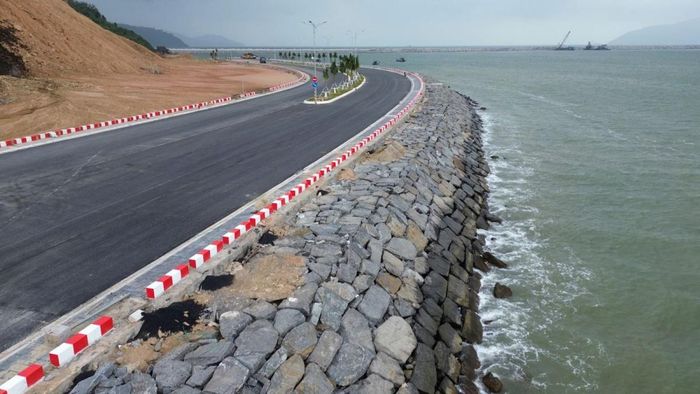 Cảng Liên Chiểu gắn với Khu thương mại tự do Đà Nẵng đang được đẩy nhanh tốc độ hoàn thành