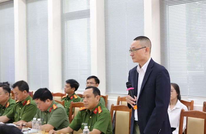 Ông Nguyễn Duy Khiêm, Trưởng phòng Lãnh sự - Sở Ngoại vụ TP Hồ Chí Minh phát biểu ý kiến.