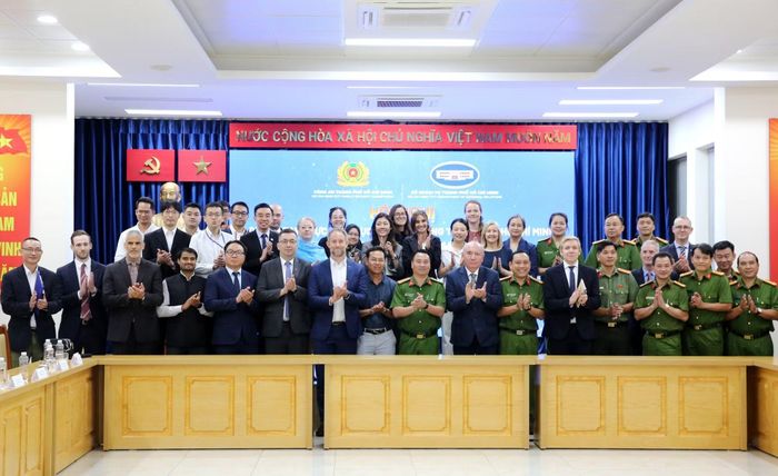 Các đại biểu tại hội nghị.