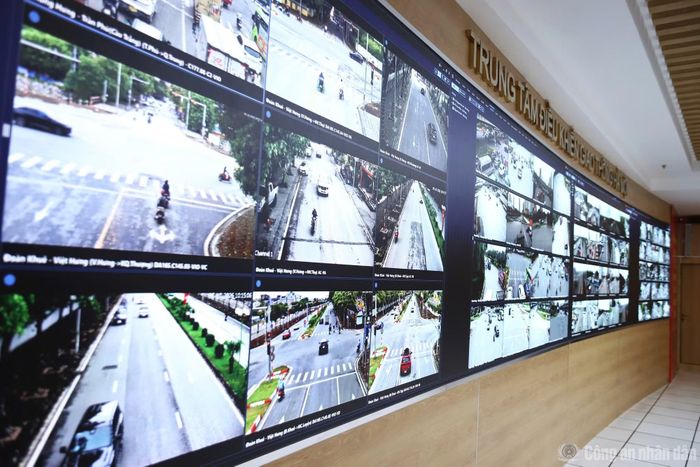 Hệ thống camera giúp lực lượng CSGT theo dõi diễn biến, mật độ phương tiện trên các tuyến đường theo thời gian thực, kịp thời phát hiện nguy cơ ùn tắc và các tình huống phát sinh