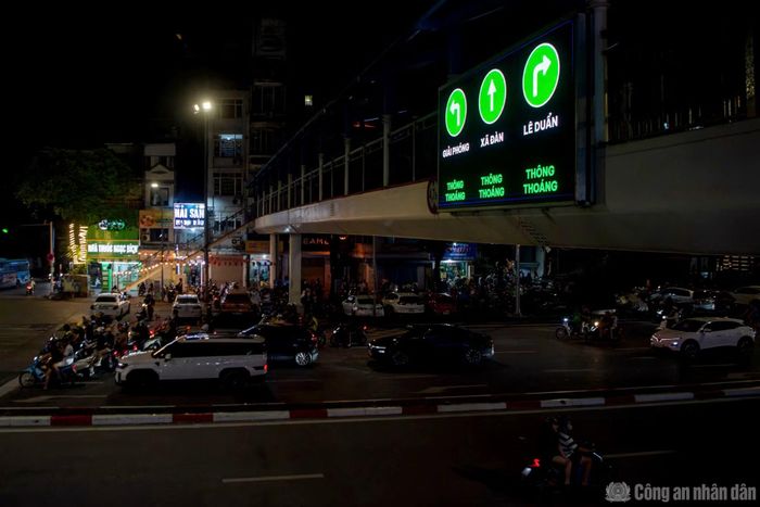 Hệ thống bảng Led điện tử hiển thị thông tin giao thông.