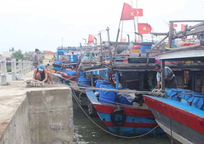 Nhờ lực lượng Công an ở cơ sở đảm bảo tốt ANTT nên bà con ngư dân các xã ven biển TP Huế an tâm vươn khơi, bám biển.