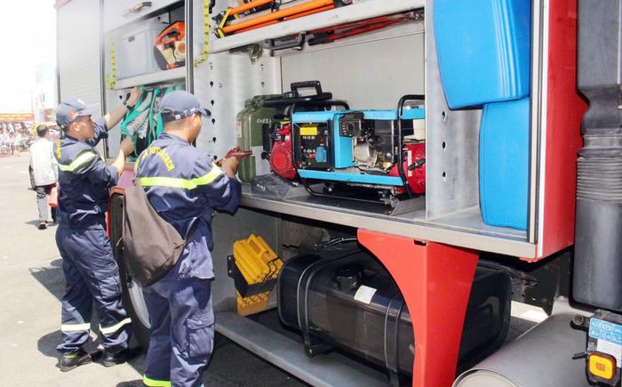 Cảnh sát PCCC và CNCH được tăng cường ứng trực, luôn trong trạng thái sẵn sàng cơ động khi có tình huống xảy ra.